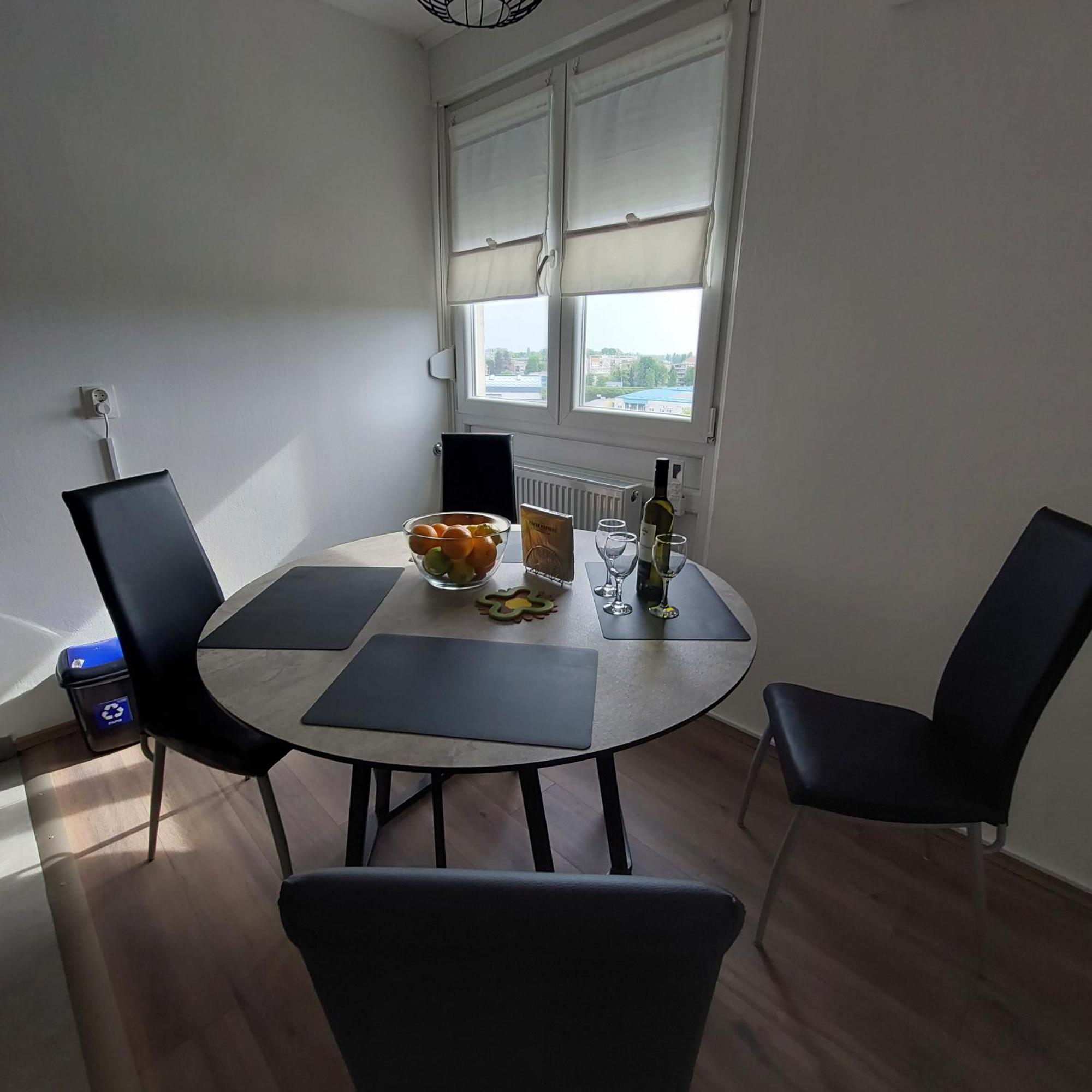 Apartman Ela Karlovac Exterior foto